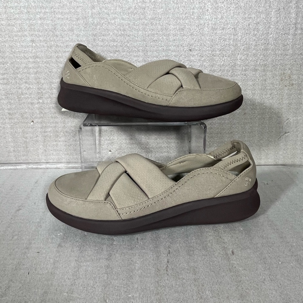 New Clarks Women's Sillian2.0 Star Sand Synthetic Slip On  Size 6.5